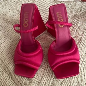 Pink / fuscia Ego Shoe Heels.
